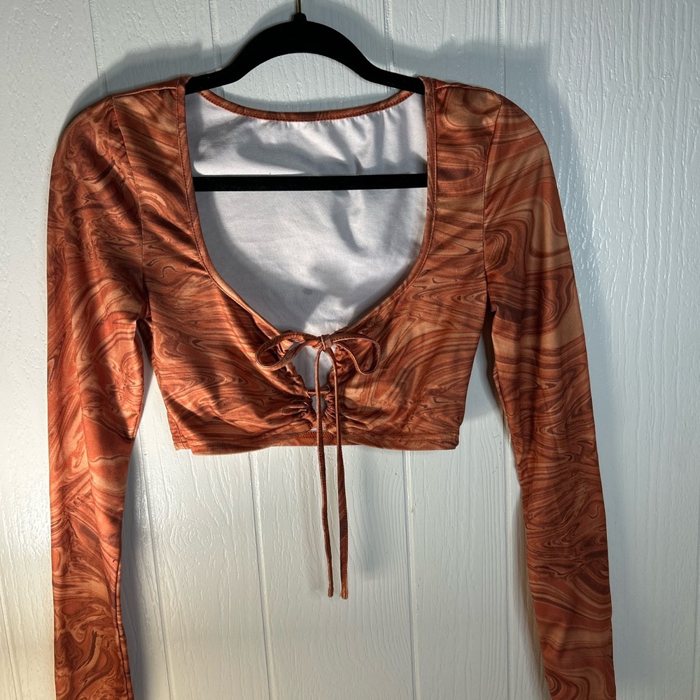 Flirla Marble Print Tie Front Crop Top
